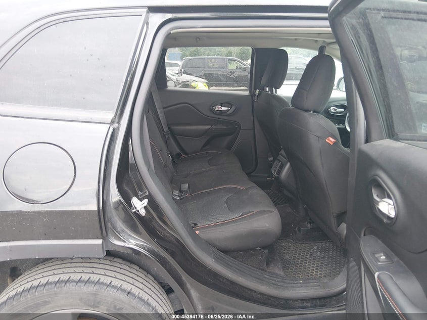 2016 JEEP CHEROKEE auction photo 8