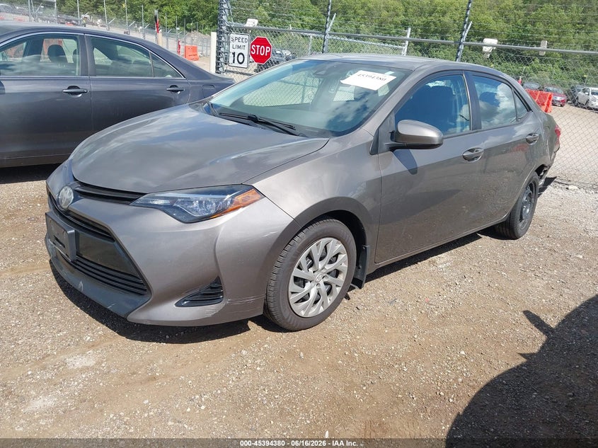 2017 Toyota Corolla Le 2T1BURHE6HC920072 photo 1