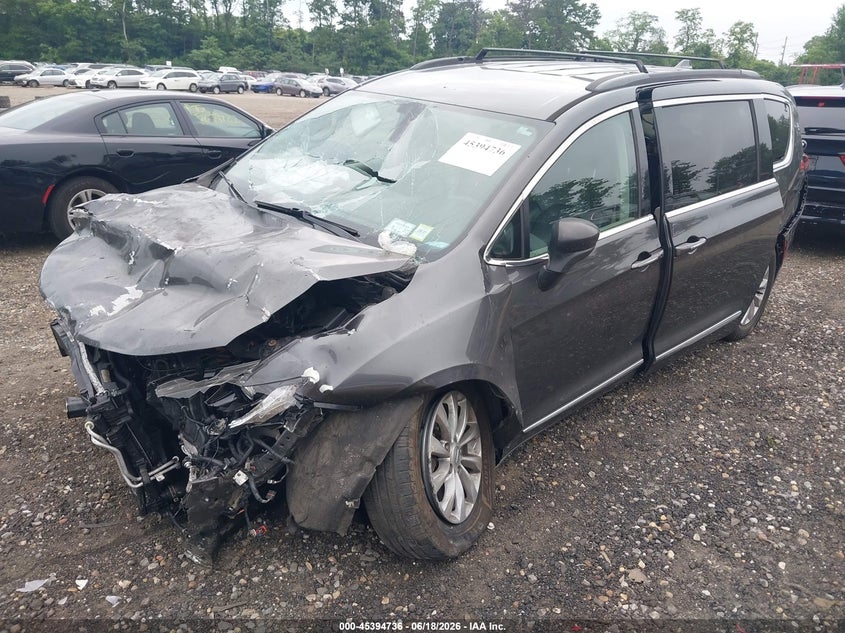 Vin: 2c4rc1bg9hr534971, lot: 45892739, chrysler pacifica touring-l 20172