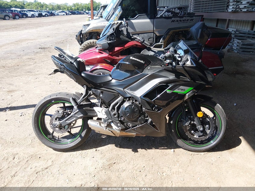 2025 Kawasaki Ex650 R VIN: ML5EXER11SDAE7777 Lot: 45394745