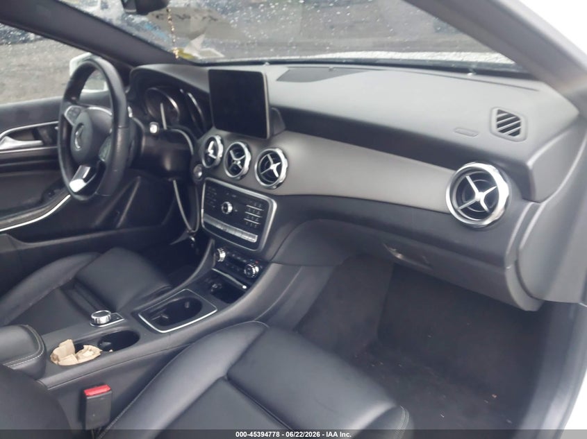 2019 MERCEDES-BENZ GLA 250 4MATIC — Photo 5