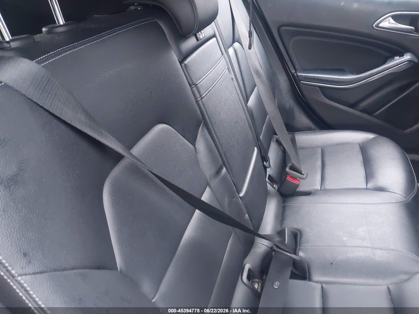 2019 MERCEDES-BENZ GLA 250 4MATIC — Photo 8
