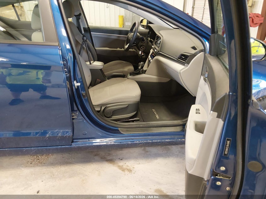 2020 HYUNDAI ELANTRA auction photo 5
