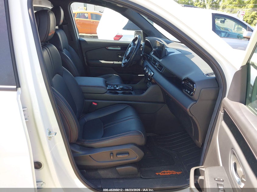 2025 HONDA PILOT auction photo 5