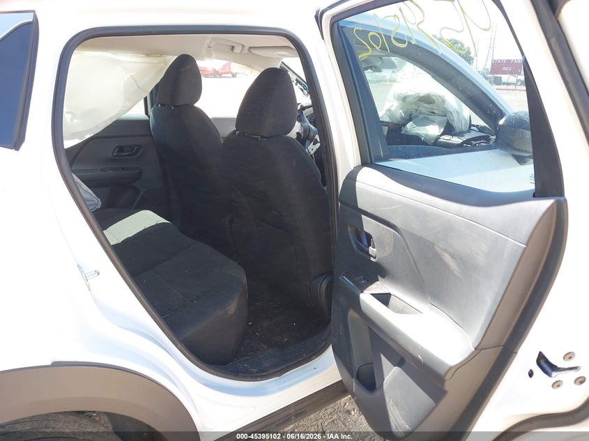 2025 NISSAN KICKS auction photo 8