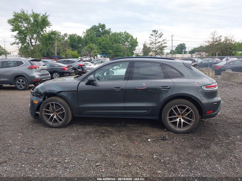 2022 Porsche Macan VIN: WP1AA2A59NLB08676 Lot: 45395103