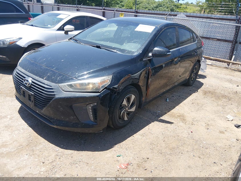 2017 HYUNDAI IONIQ HYBRID auction photo 2
