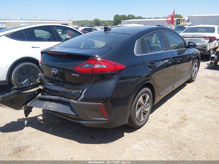 2017 HYUNDAI IONIQ HYBRID auction photo 4