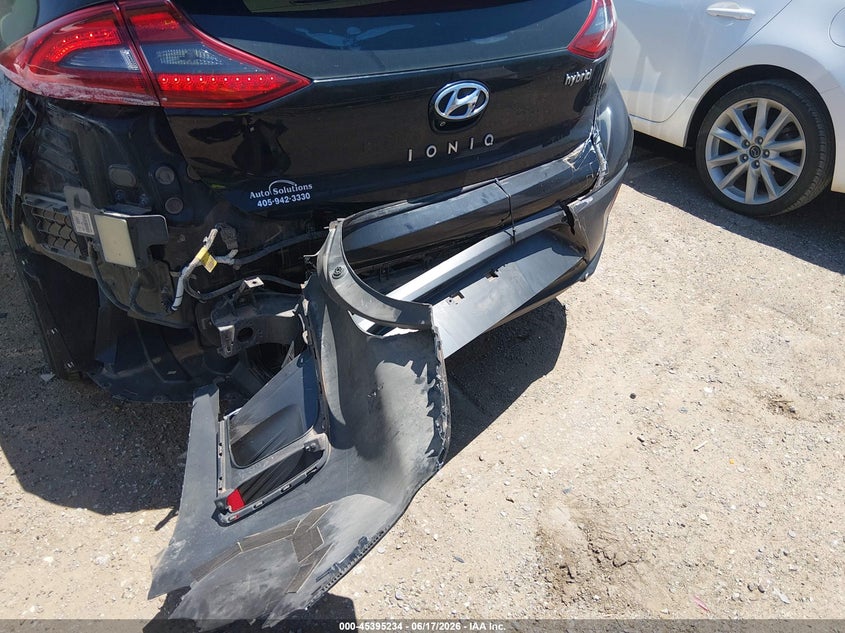 2017 HYUNDAI IONIQ HYBRID auction photo 6
