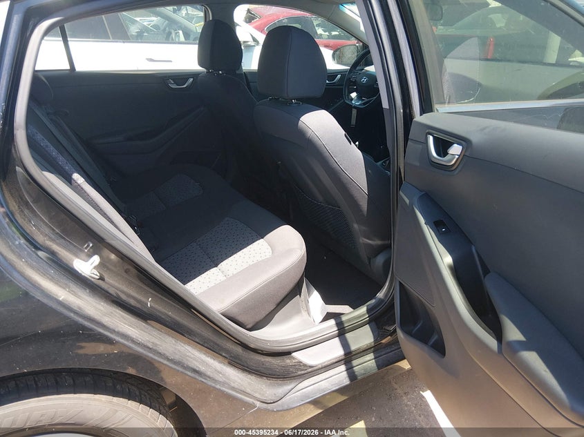 2017 HYUNDAI IONIQ HYBRID auction photo 8