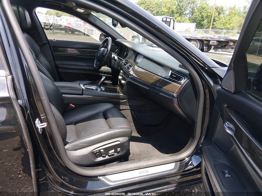 2015 BMW 750LI auction photo 5