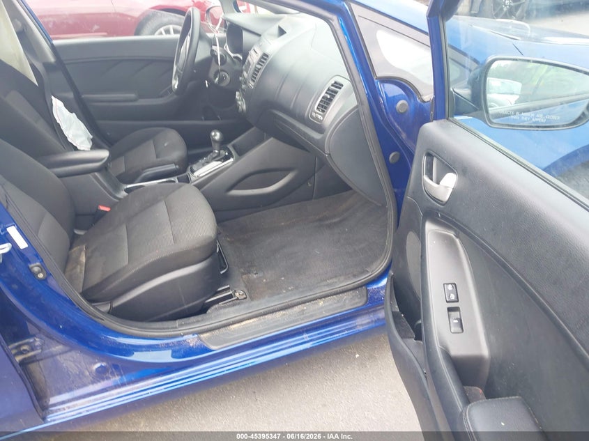 2017 KIA FORTE auction photo 5