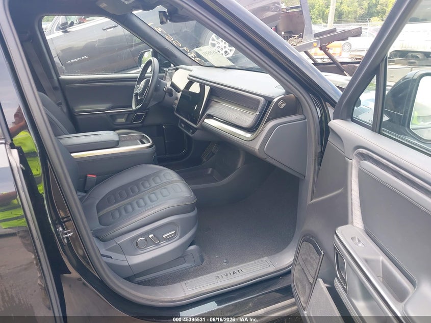 2022 RIVIAN R1T auction photo 5