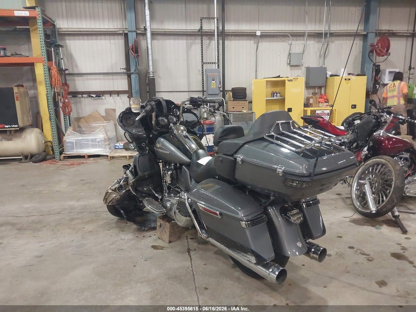 2022 HARLEY-DAVIDSON FLTRK auction photo 3