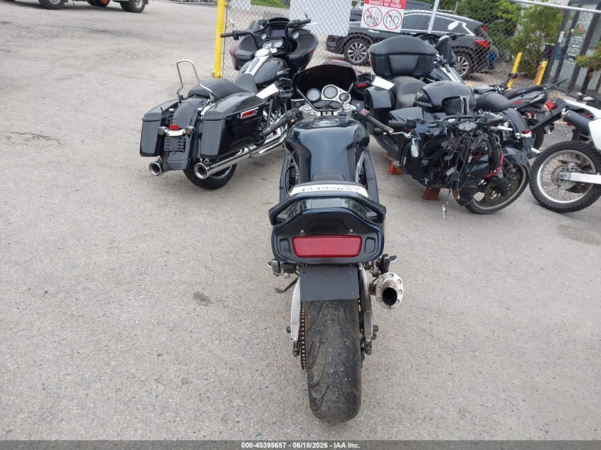 1993 Suzuki Gsx-R1100 W VIN: JS1GU75A6P2100593 Lot: 45395657