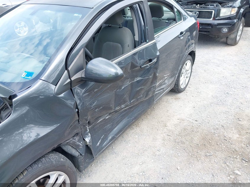 2016 CHEVROLET SONIC auction photo 5