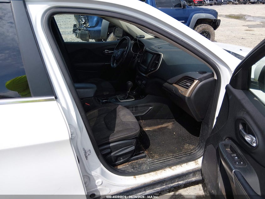 2015 JEEP CHEROKEE auction photo 5