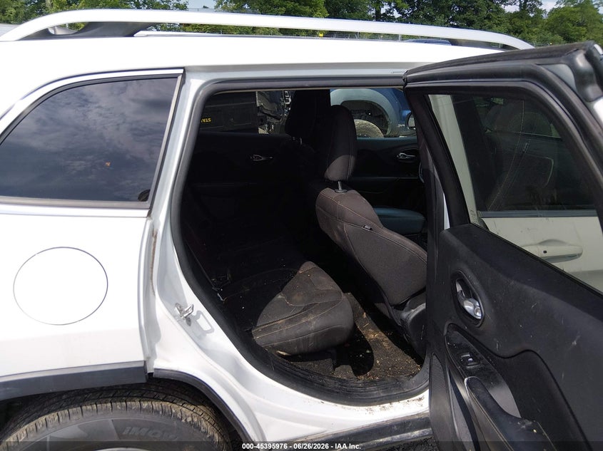 2015 JEEP CHEROKEE auction photo 8
