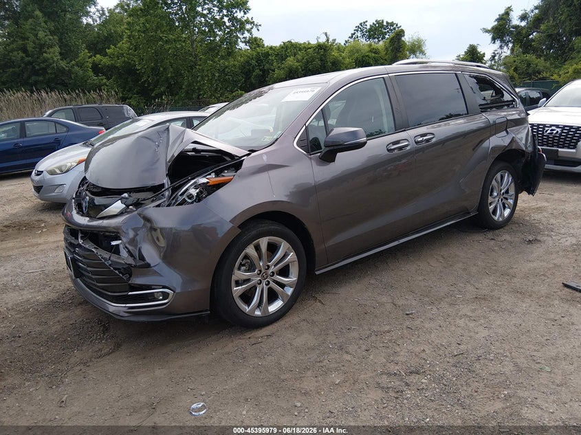 2022 TOYOTA SIENNA auction photo 2
