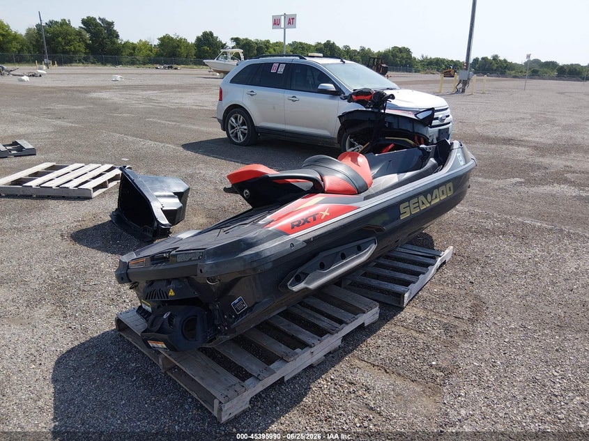 2020 SEADOO RXT auction photo 4