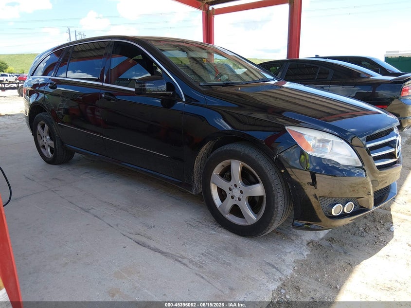 Vin: 4jgcb6fe8ba127312, lot: 45894064, mercedes-benz r 350 4matic 2011 img_1
