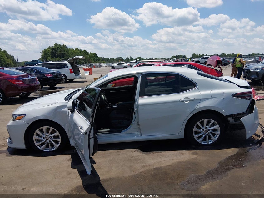 TOYOTA CAMRY - zdjęcie 14