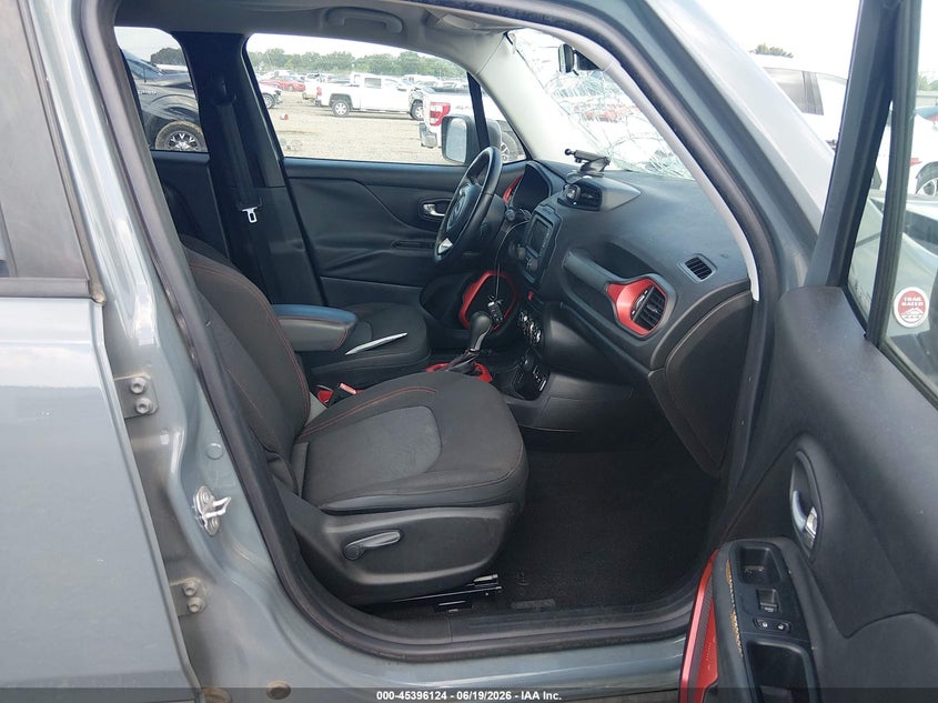 2015 JEEP RENEGADE auction photo 5