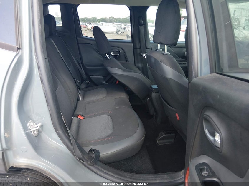 2015 JEEP RENEGADE auction photo 8