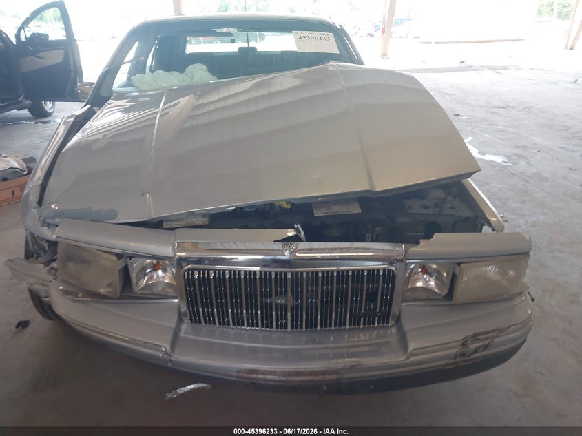 1994 Lincoln Town Car Signature/Tournament VIN: 1LNLM82W7RY766464 Lot: 45396233