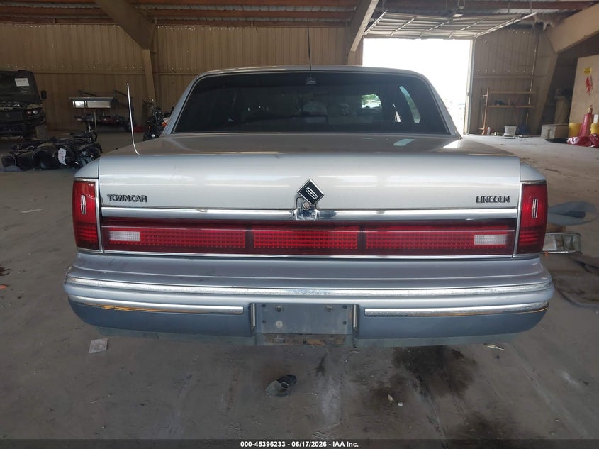 1994 Lincoln Town Car Signature/Tournament VIN: 1LNLM82W7RY766464 Lot: 45396233