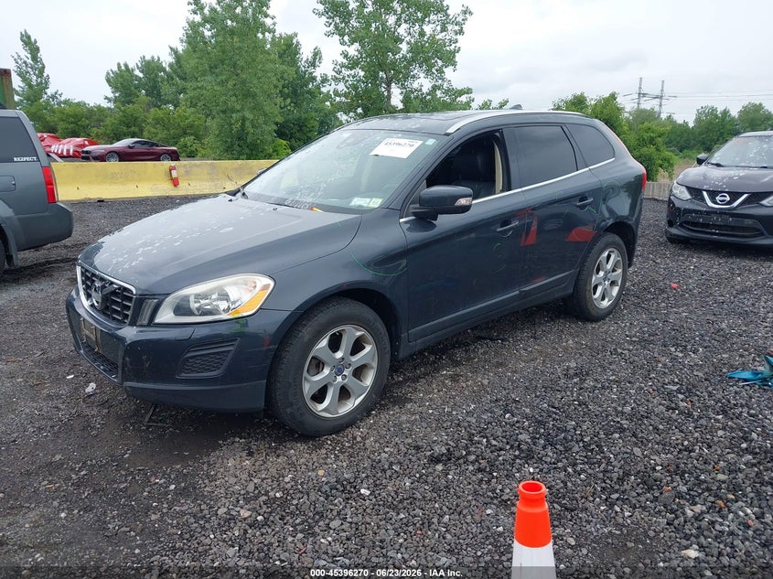 YV4940DZ2D2418345 2013 VOLVO XC60 3.2 PREMIER photo 1