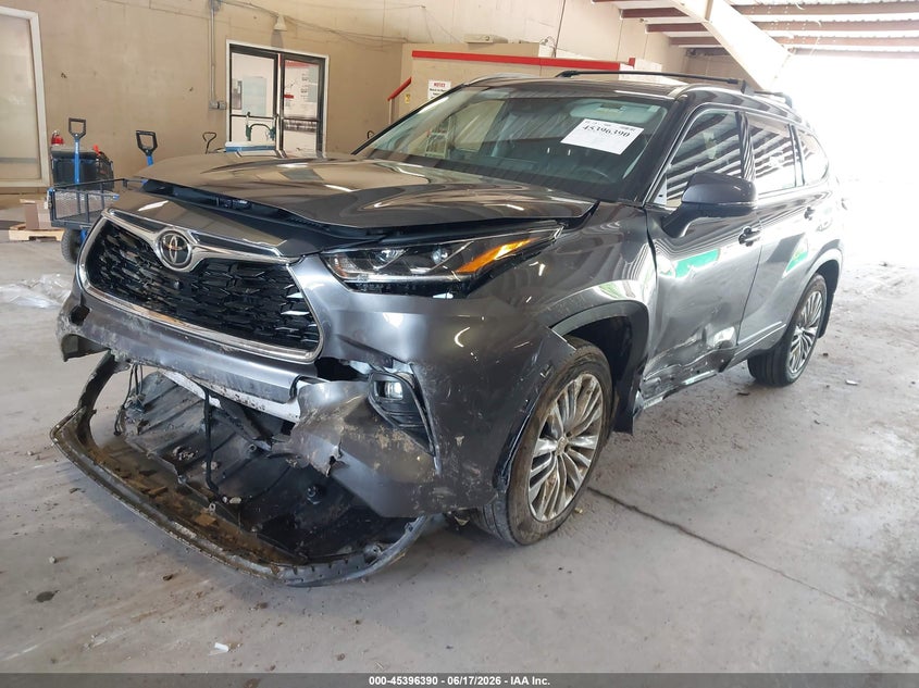 VIN 5TDFZRBH3NS210863 2022 TOYOTA HIGHLANDER PLATINUM