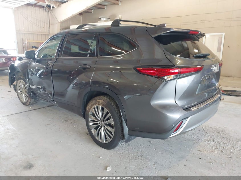 VIN 5TDFZRBH3NS210863 2022 TOYOTA HIGHLANDER PLATINUM