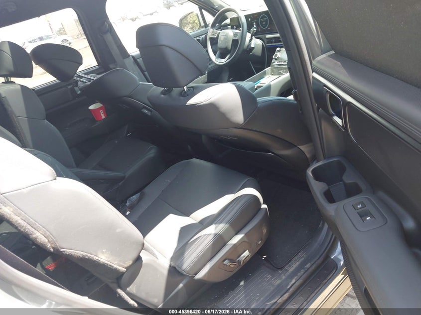 2026 HYUNDAI SANTA FE HYBRID auction photo 8