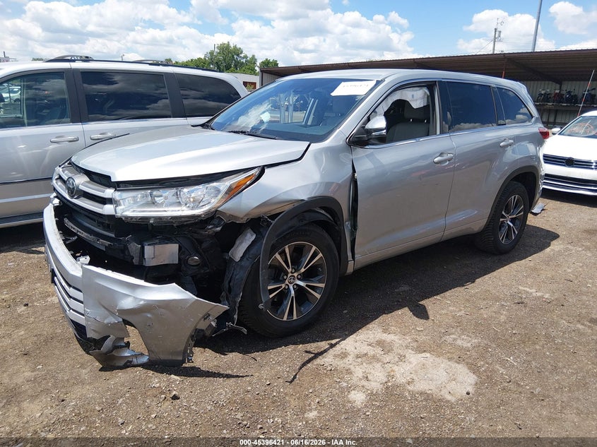 2018 Toyota Highlander Le Plus 5TDZZRFH6JS279368 photo 1