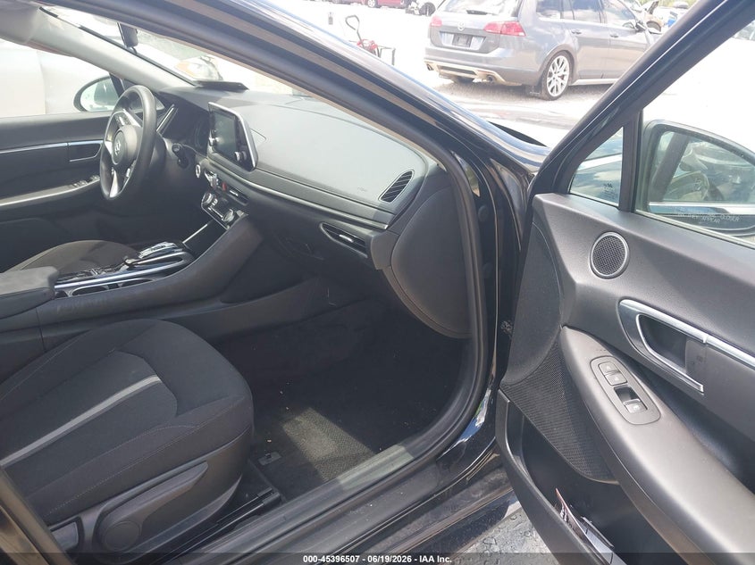 2022 HYUNDAI SONATA auction photo 5