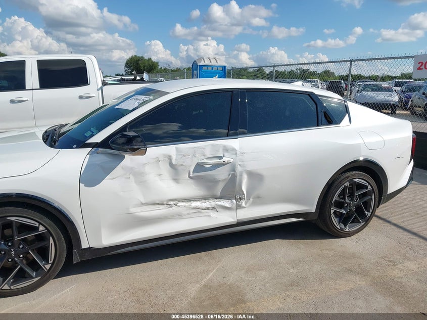 2025 KIA K4 SEDAN 2.0L I-4 DOHC, VVT, 147HP