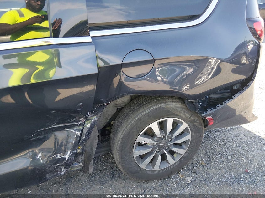 2021 CHRYSLER PACIFICA HYBRID auction photo 6