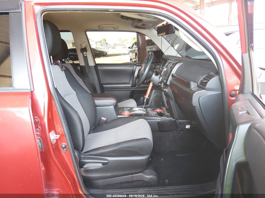 2022 TOYOTA 4RUNNER auction photo 5