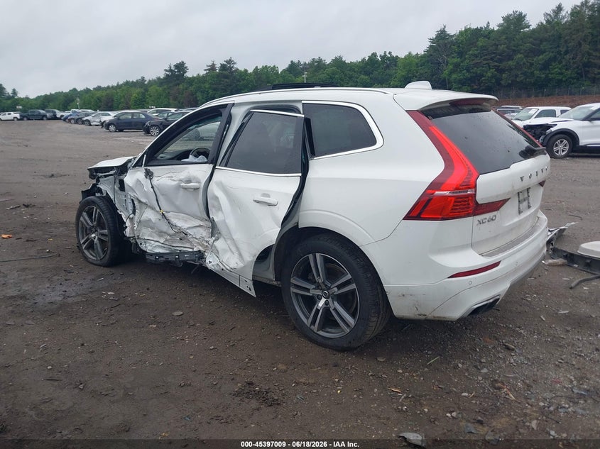 2021 VOLVO XC60 auction photo 3