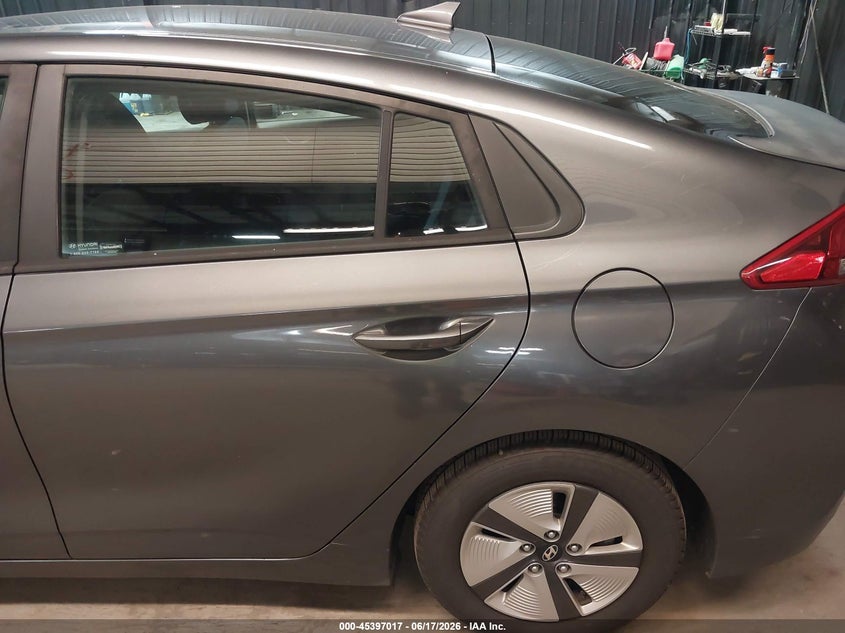 2019 HYUNDAI IONIQ HYBRID BLUE — Фото 16