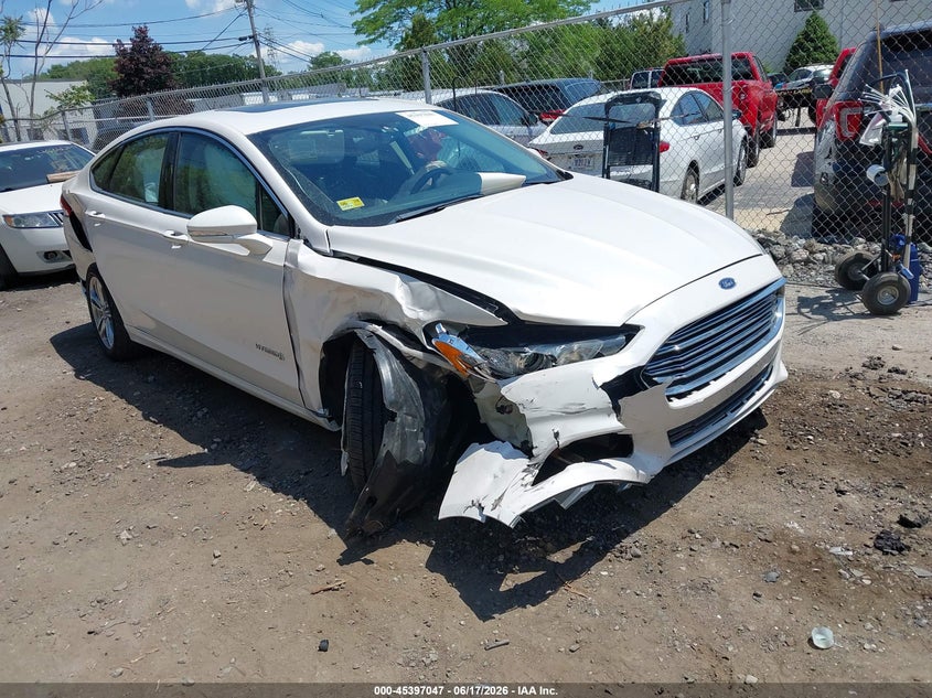 Vin: 3fa6p0ru2gr377618, lot: 45895050, ford fusion hybrid titanium 2016 img_1