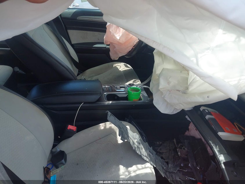2020 FORD FUSION auction photo 5