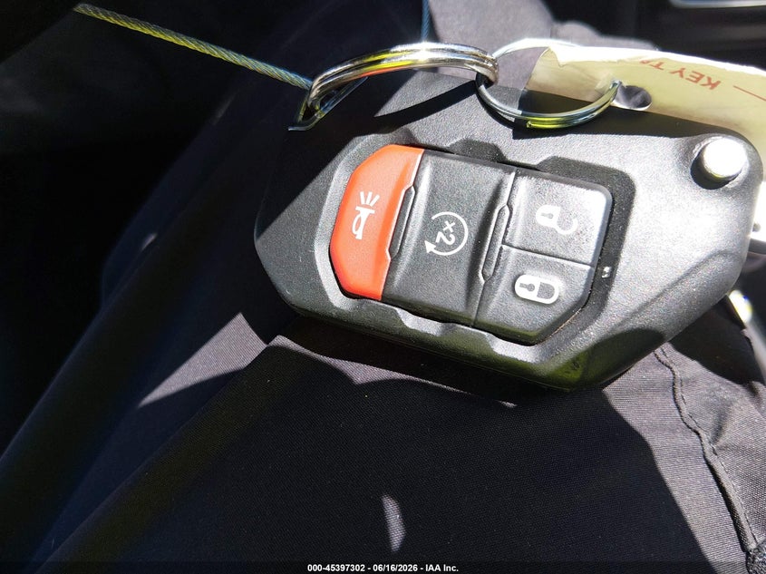 2020 Jeep Wrangler Unlimited Sahara Altitude 4X4 VIN: 1C4HJXEGXLW137771 Lot: 45397302