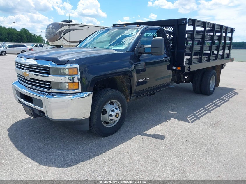 2015 CHEVROLET SILVERADO 3500HD CHASSIS auction photo 2