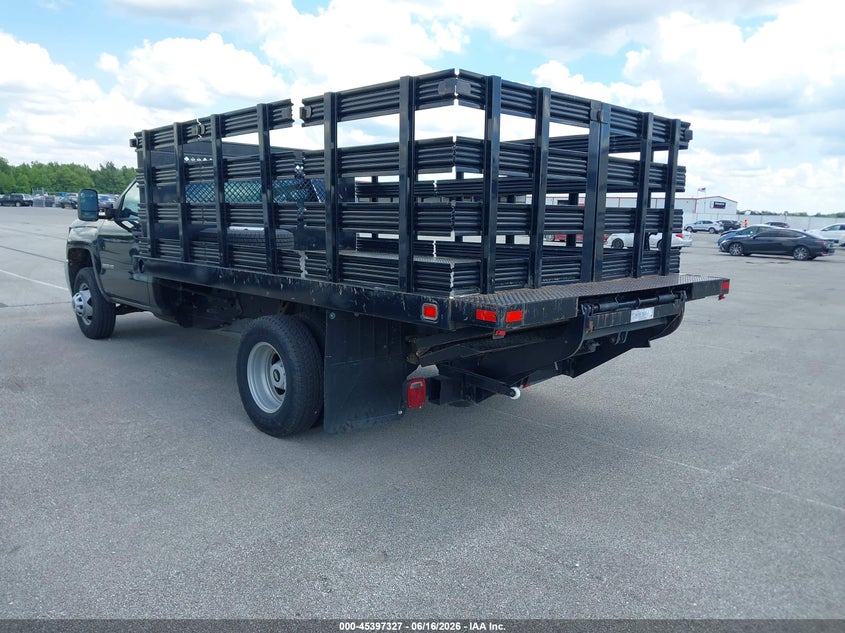 2015 CHEVROLET SILVERADO 3500HD CHASSIS auction photo 3