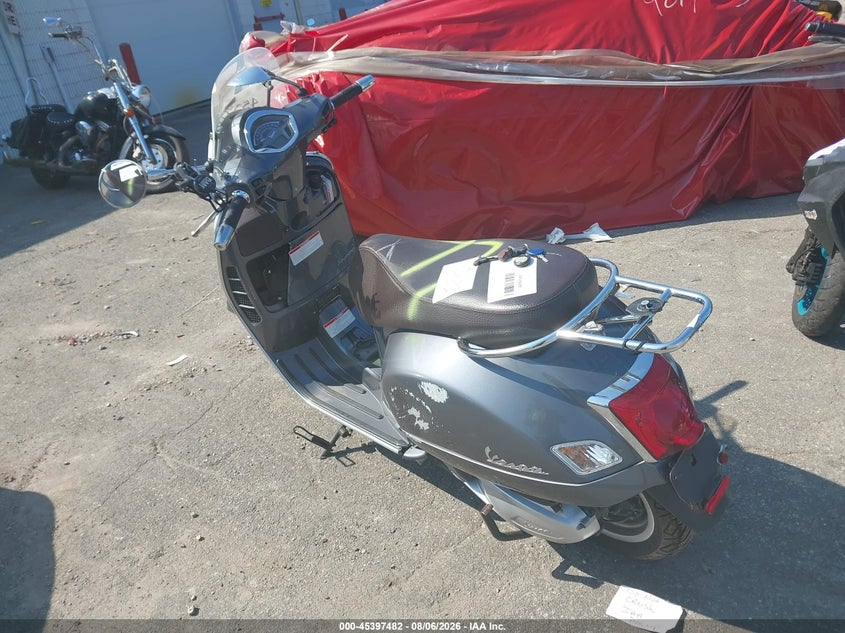 2022 VESPA GTS 300 SUPER auction photo 3