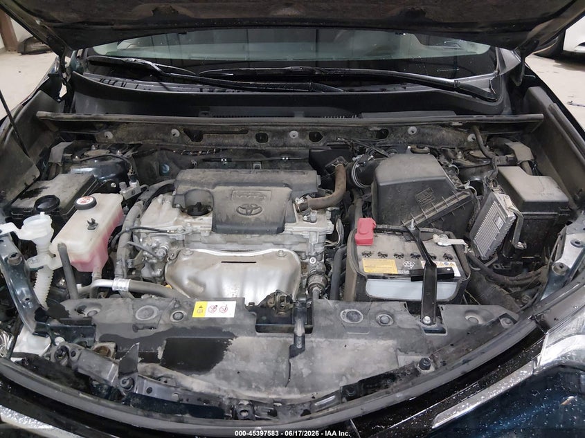 VIN JTMBFREV8JJ723512 2018 TOYOTA RAV4 LE