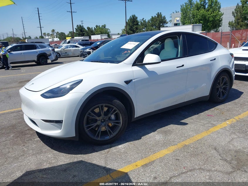 Vin: 7saygaee2rf111773, lot: 45895794, tesla model y long range dual motor all-wheel drive 20242