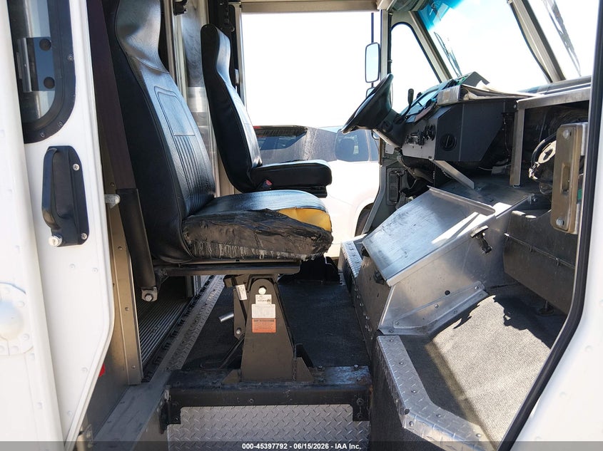 2014 FORD E-350 STRIPPED auction photo 5